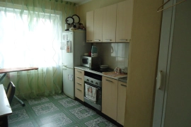 2 ком.кв. м-н Солнечный д.1